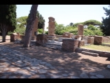 06647 ostia - regio iv - insula v - taberne dei pescivendoli (iv,v,1) - bli ri suedosten - 06-2024.jpg